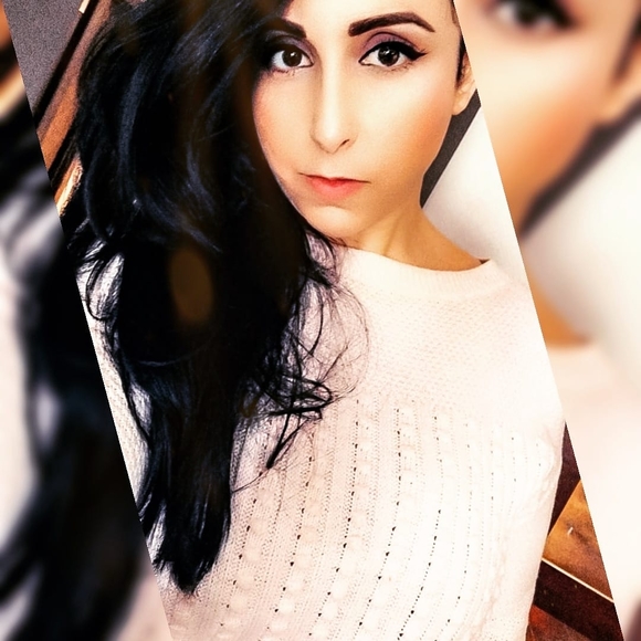 Meet your Posher, Moni - Picture 1 of 1